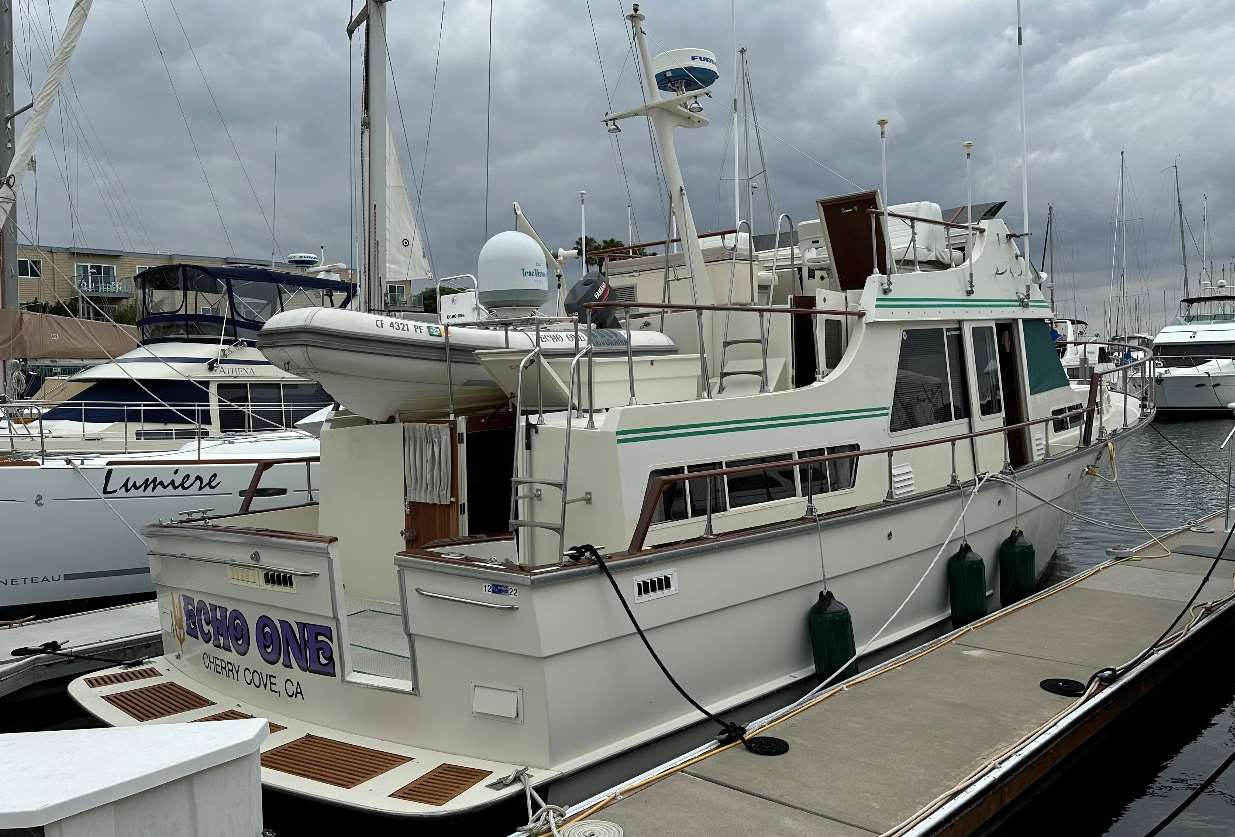 1977 48-foot ECHO ONE Tollycraft Cabin Cruiser Boat